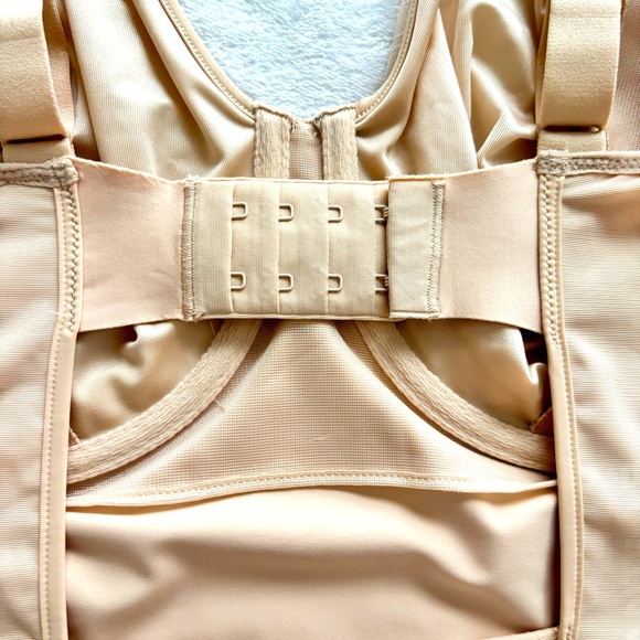 CHANTELLE Smooth Lines Shaping Bodysuit--40C - Picture 12 of 16